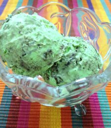 Fresh Mint & Chocolate Chunks Ice-cream2